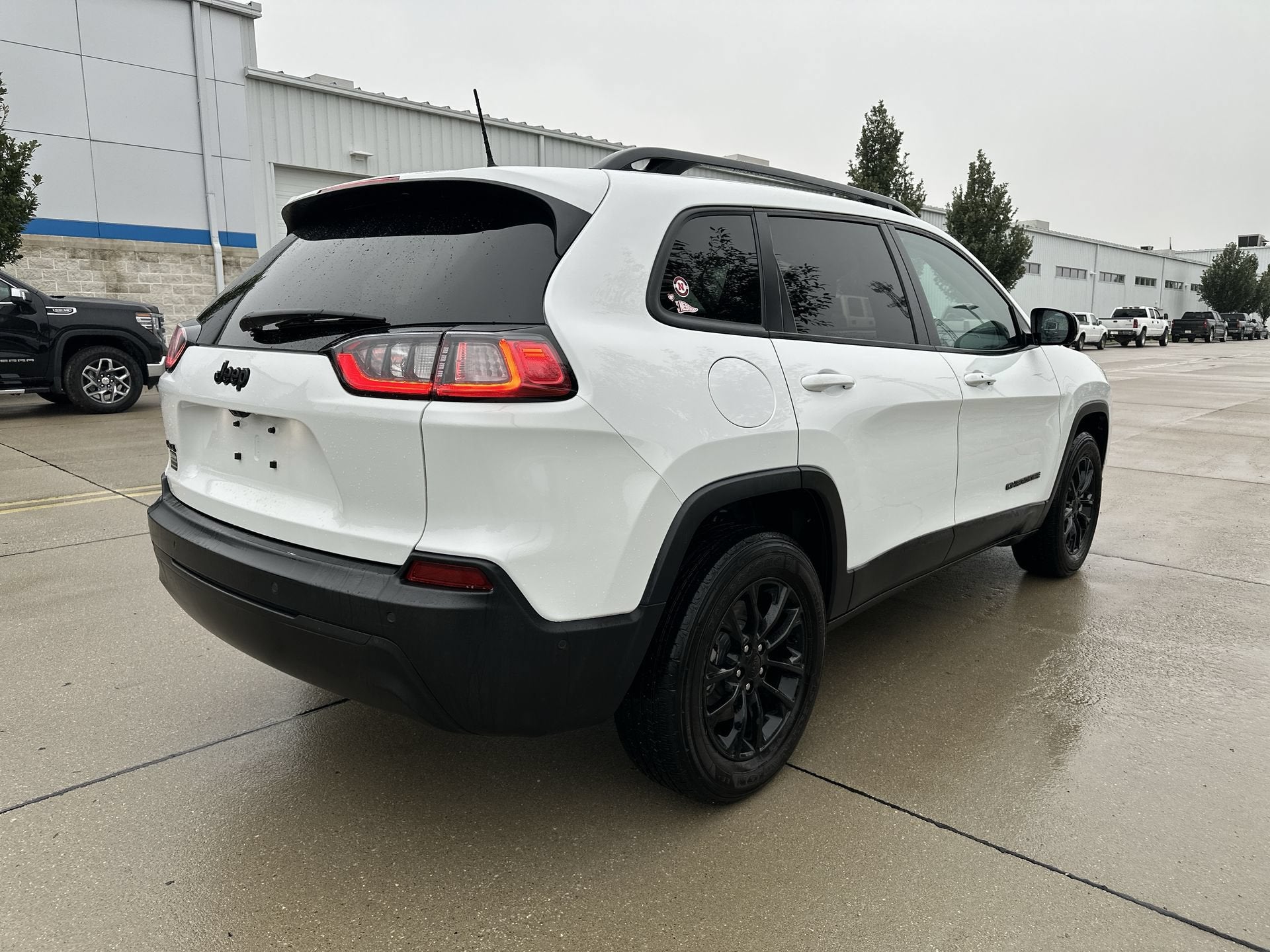 2023 Jeep Cherokee Altitude Lux