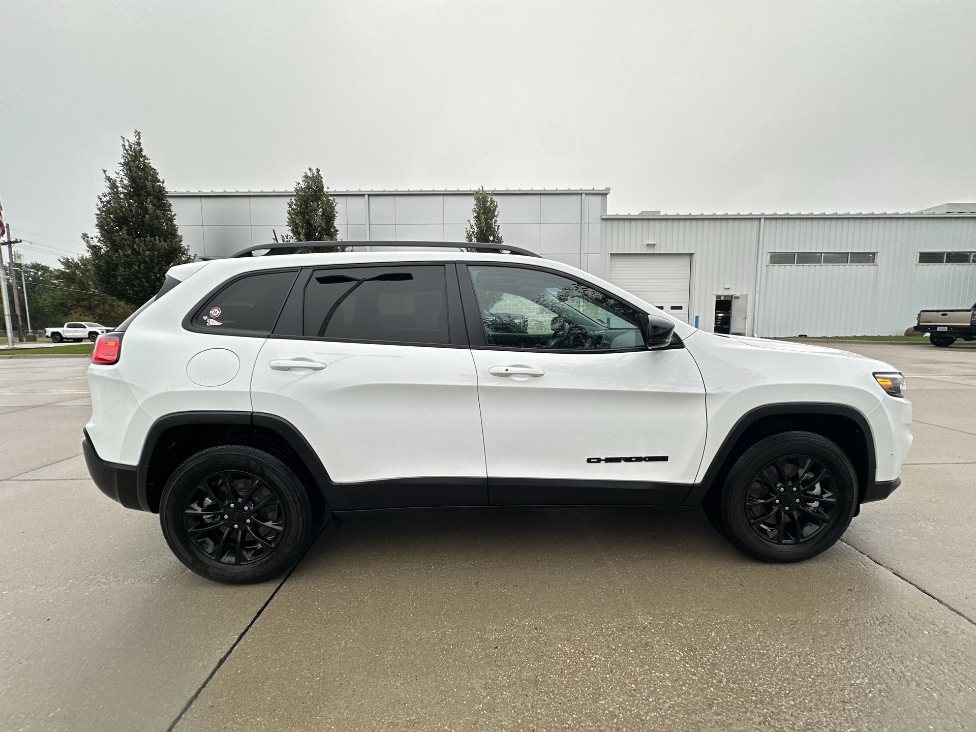 2023 Jeep Cherokee Altitude Lux