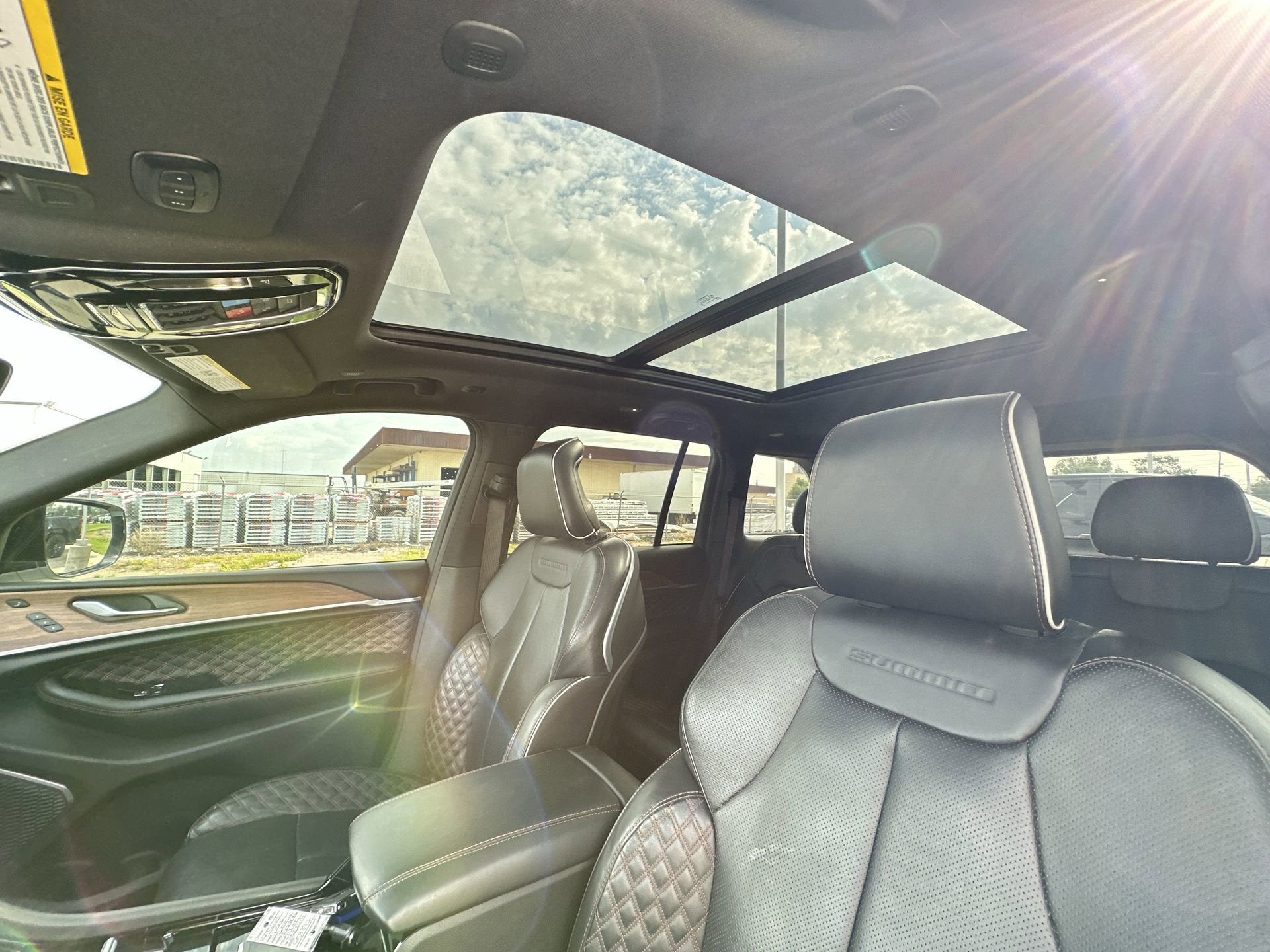 2023 Jeep Grand Cherokee Summit