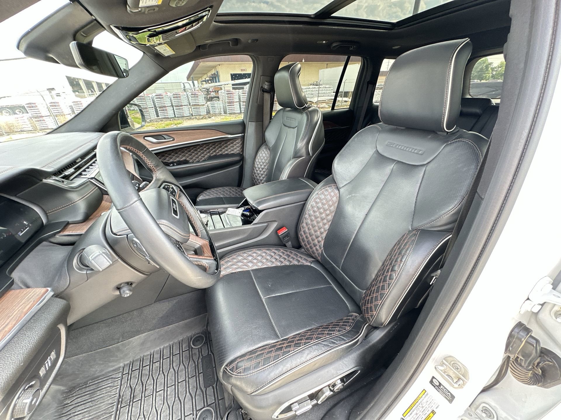 2023 Jeep Grand Cherokee Summit