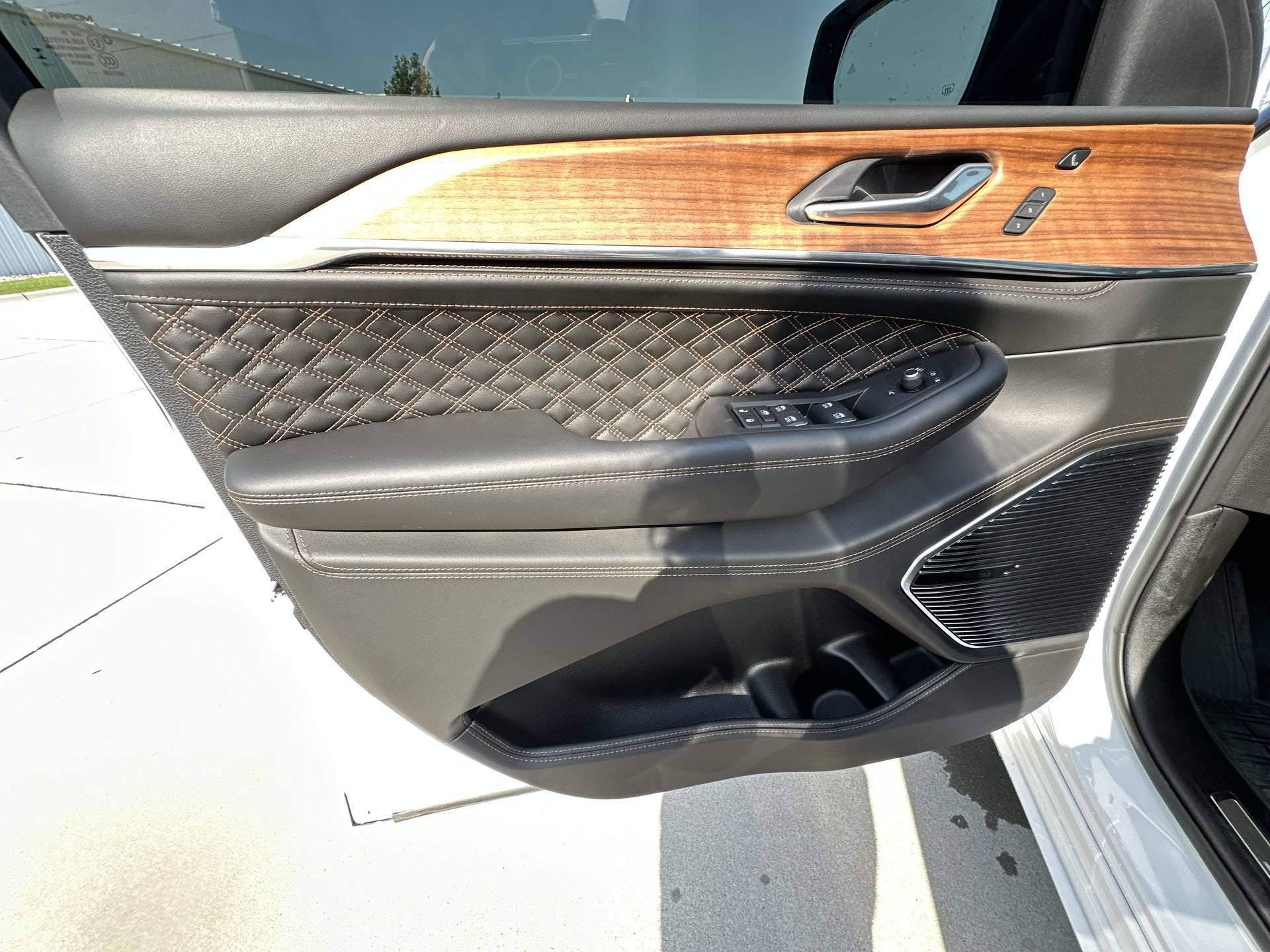 2025 Jeep Grand Cherokee Summit Reserve
