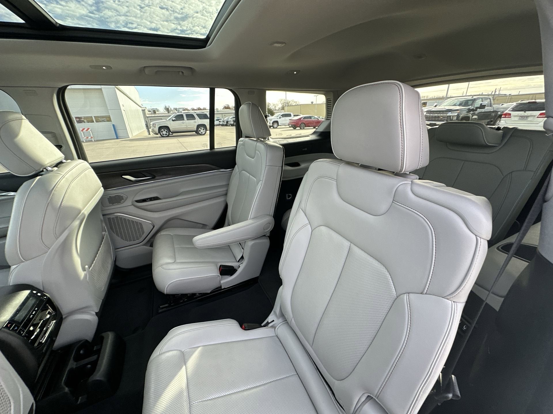 2023 Jeep Grand Cherokee L Overland