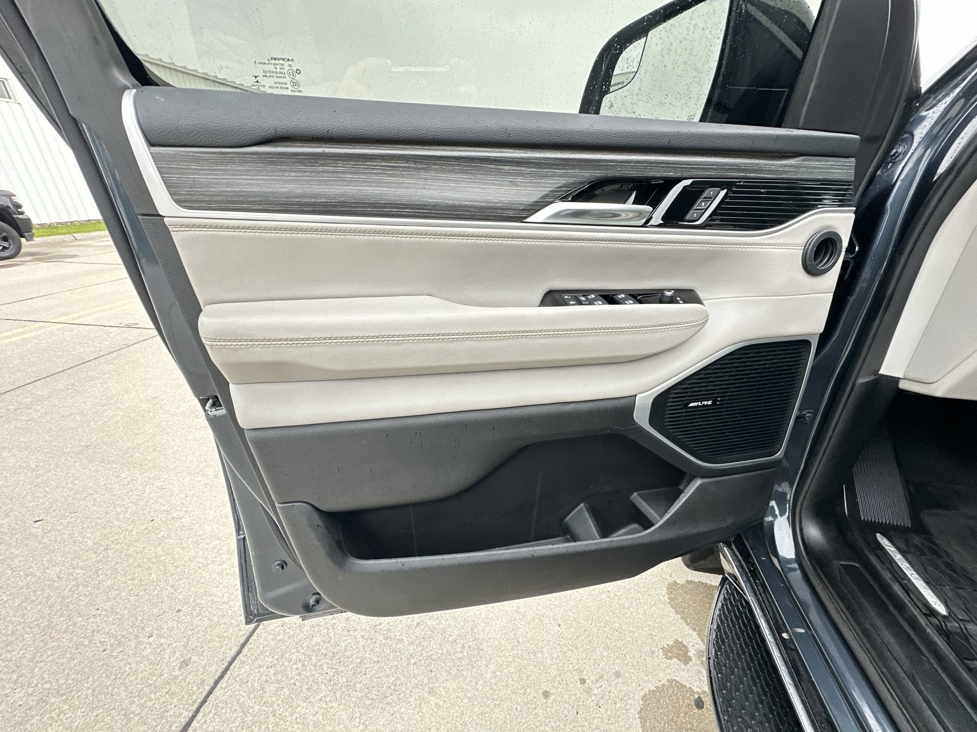 2023 Jeep Wagoneer Series III