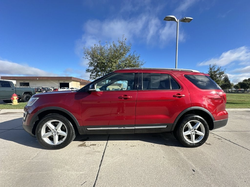 2017 Ford Explorer XLT 202A