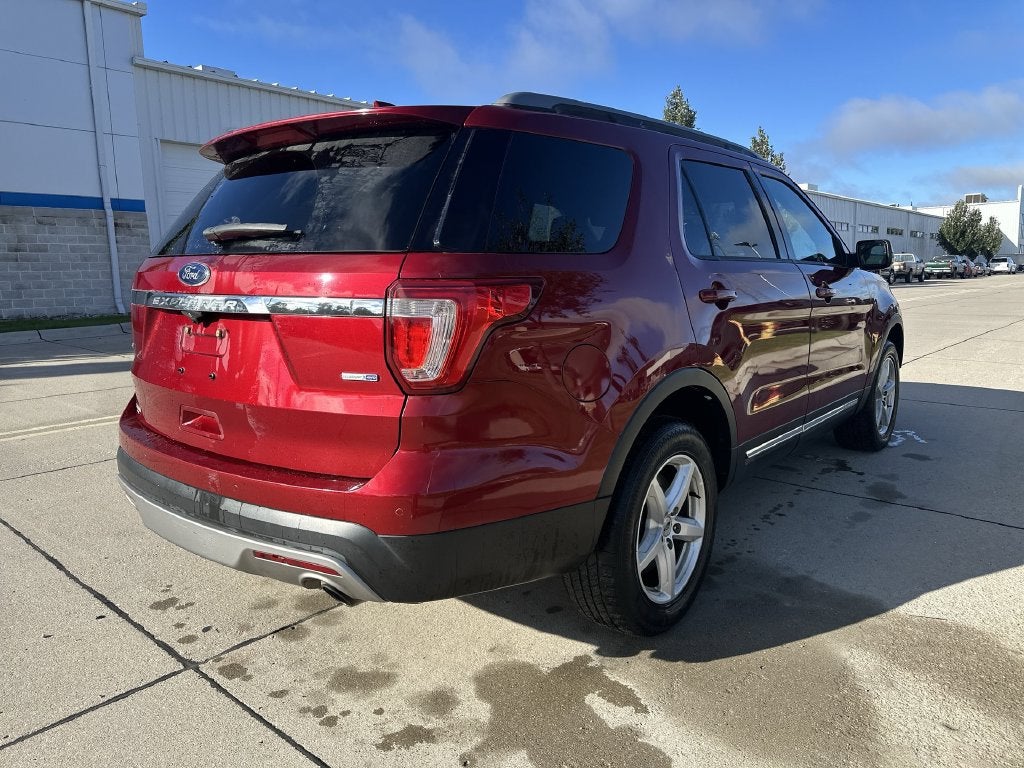 2017 Ford Explorer XLT 202A