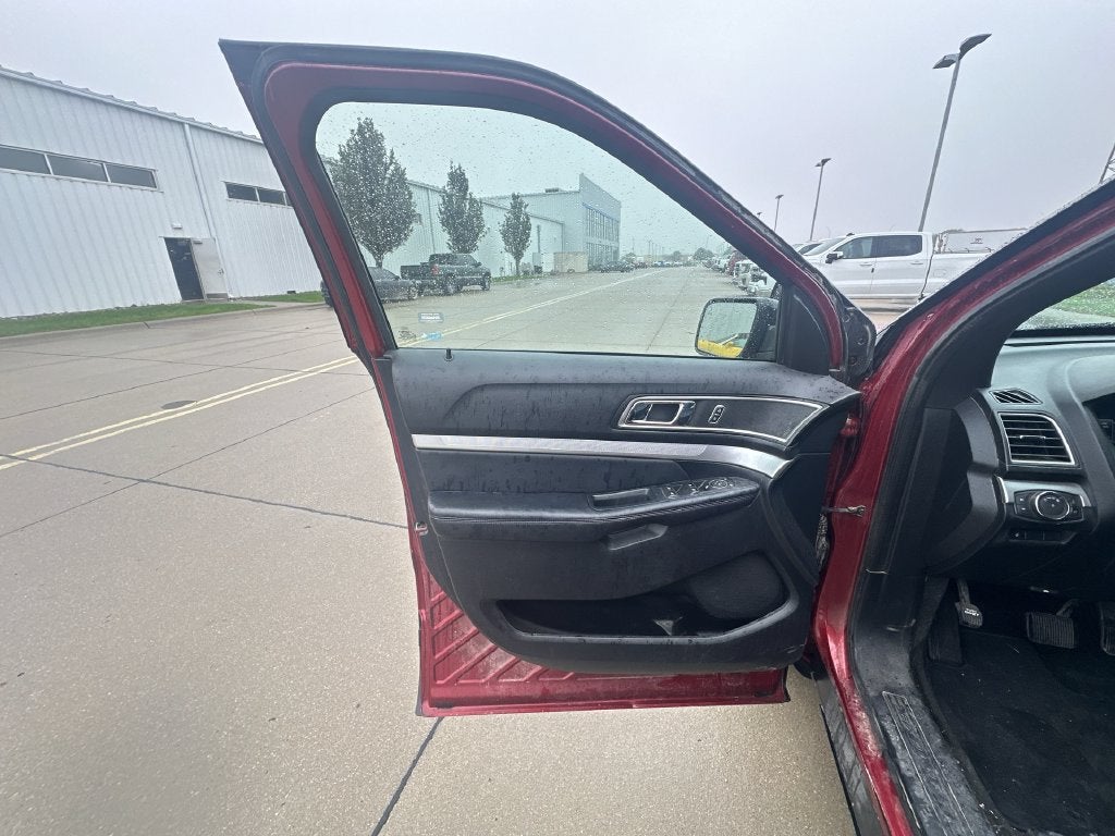 2017 Ford Explorer XLT 202A