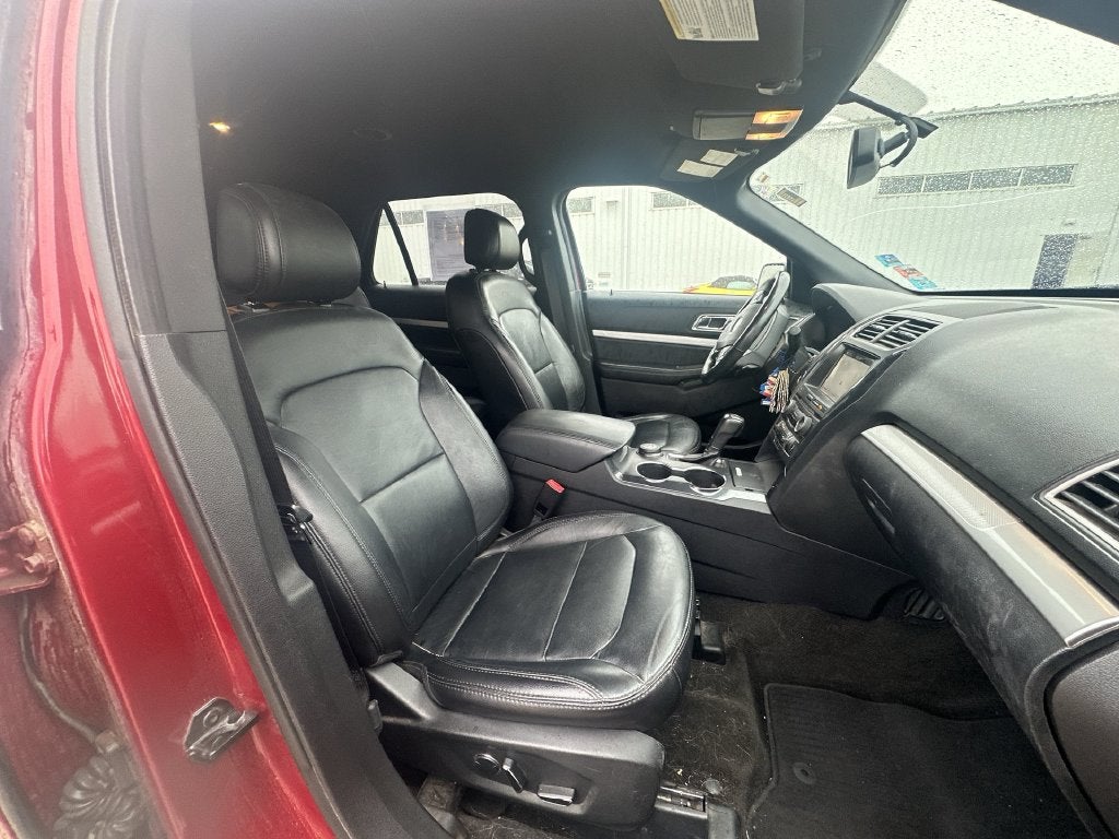 2017 Ford Explorer XLT 202A