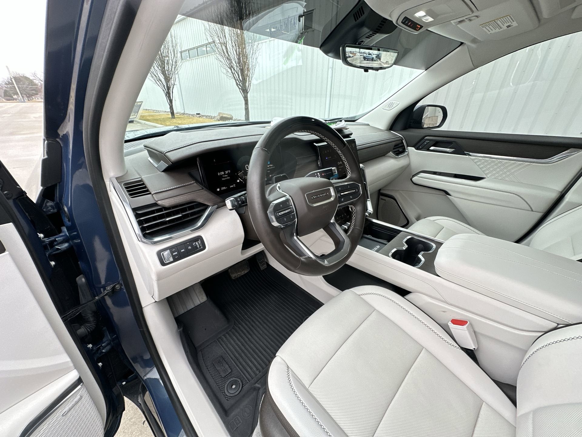 2024 GMC Acadia AWD Denali