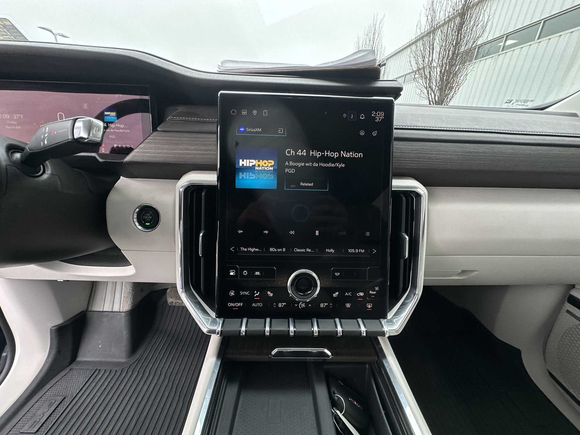 2024 GMC Acadia AWD Denali