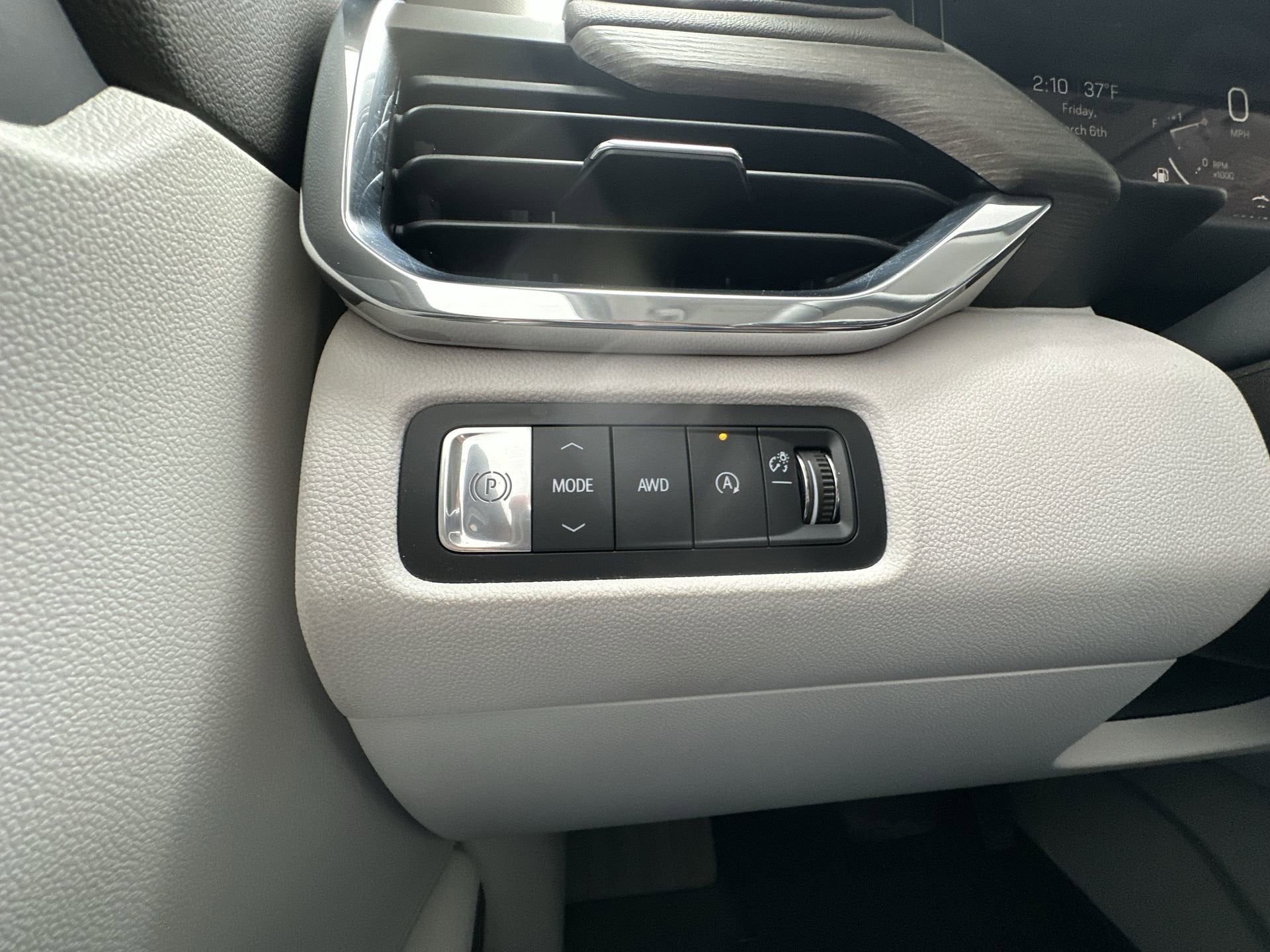 2024 GMC Acadia AWD Denali