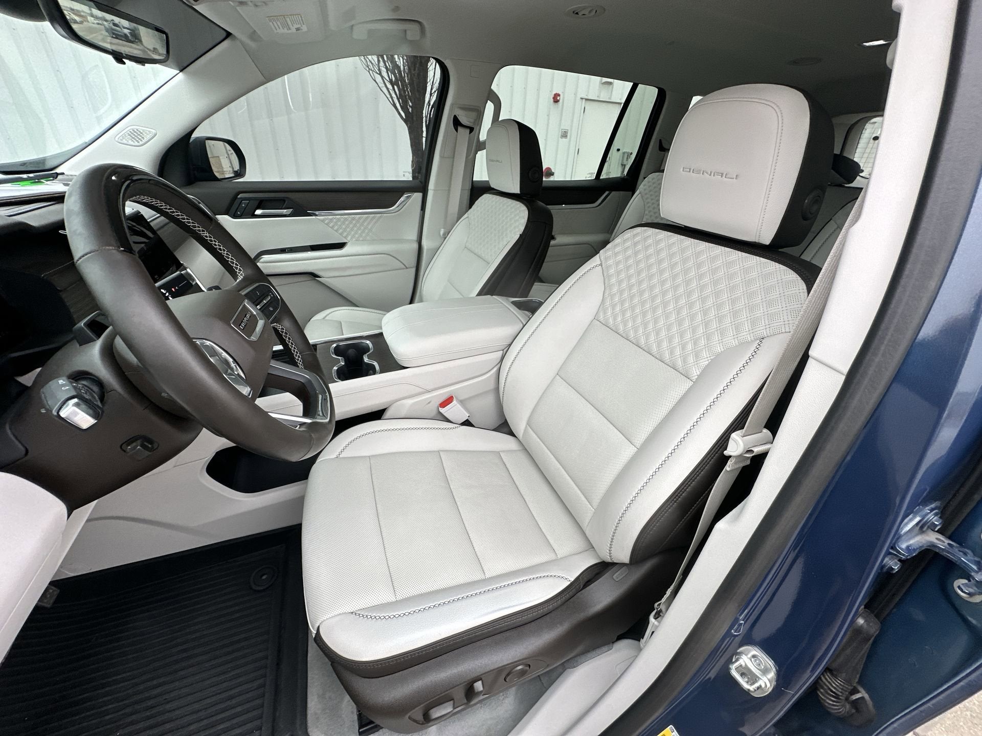 2024 GMC Acadia AWD Denali