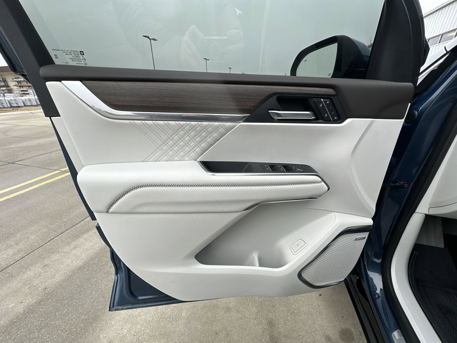 2024 GMC Acadia AWD Denali