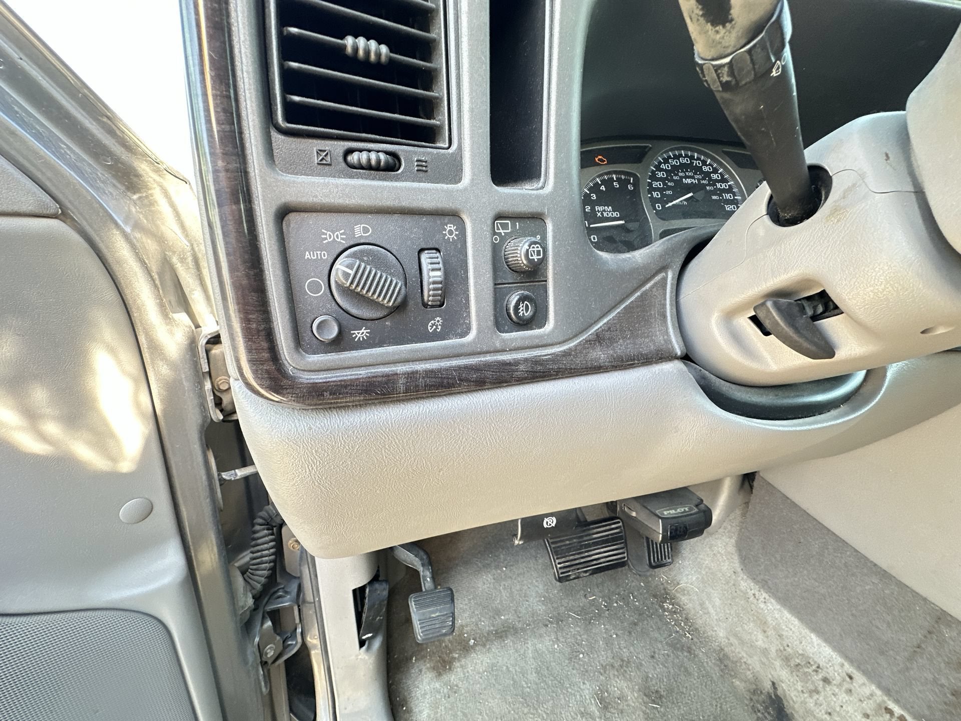2005 GMC Yukon XL Denali 4DR 4WD 1500