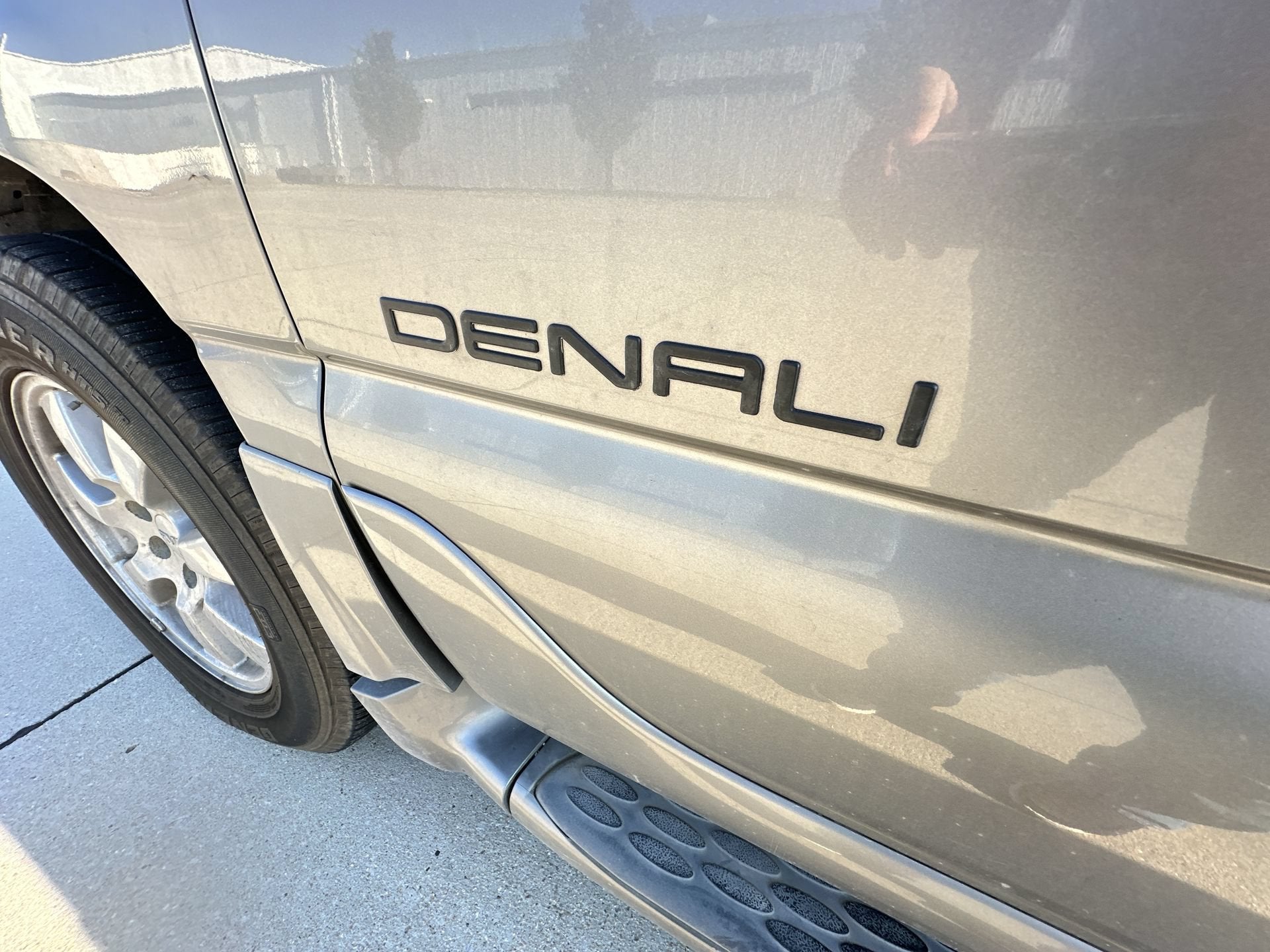 2005 GMC Yukon XL Denali 4DR 4WD 1500