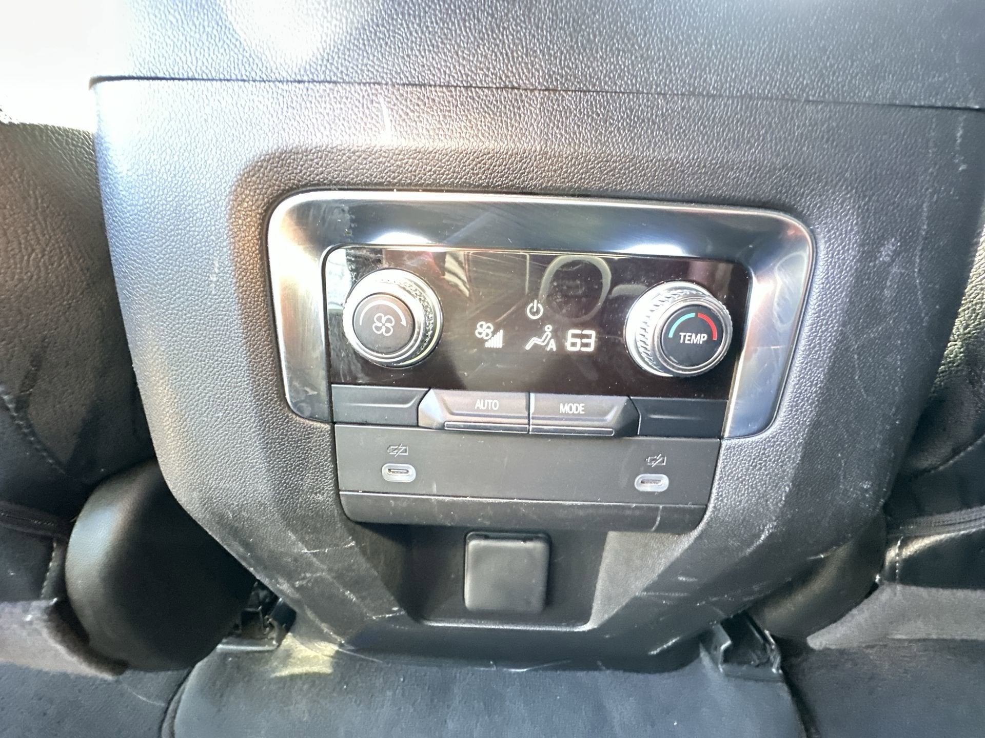 2023 GMC Yukon XL SLE