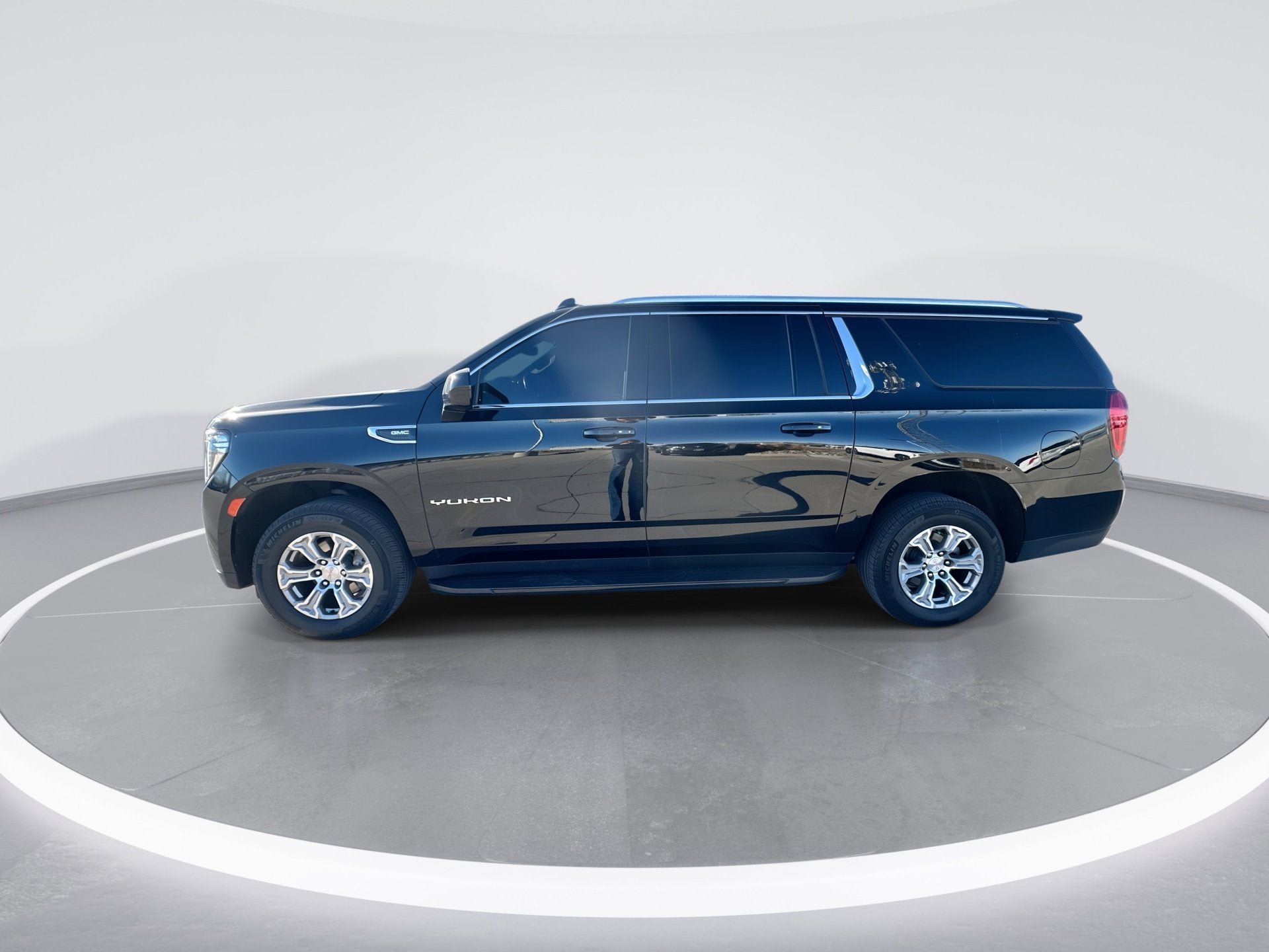 2023 GMC Yukon XL SLE