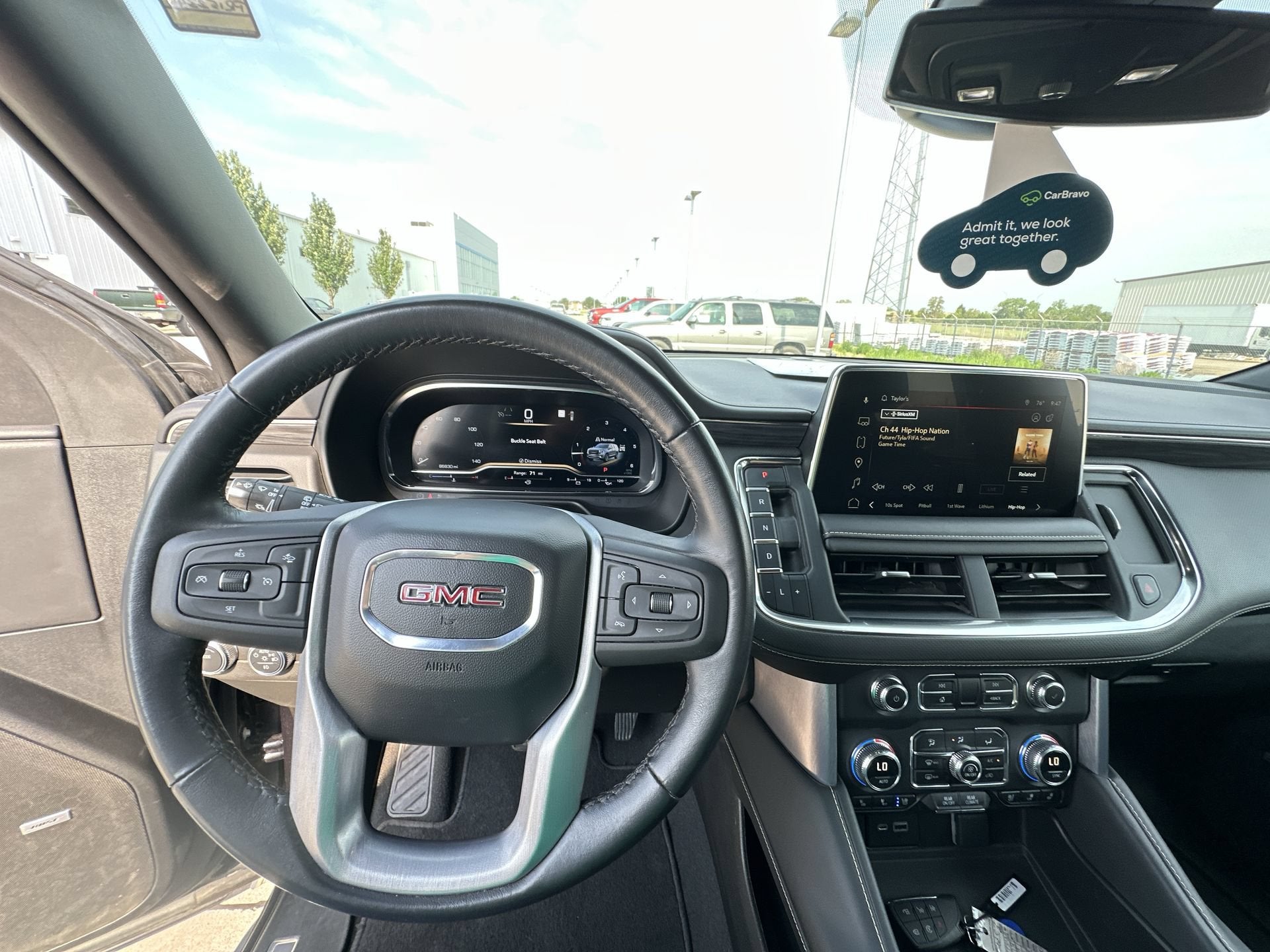 2023 GMC Yukon XL SLT
