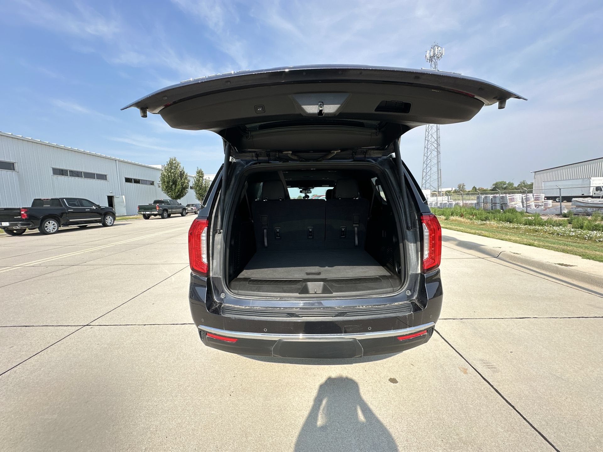 2023 GMC Yukon XL SLT