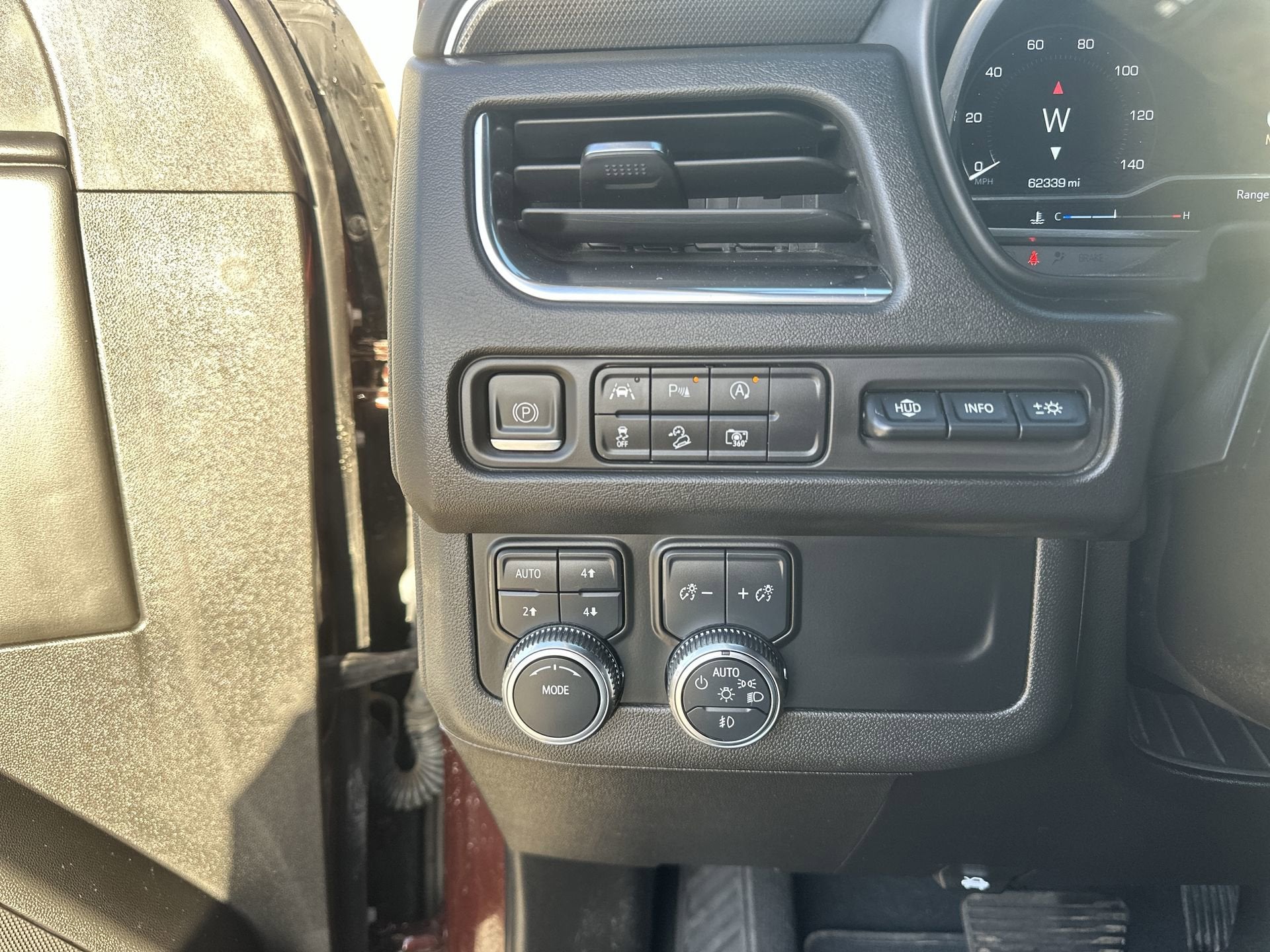 2023 GMC Yukon XL AT4