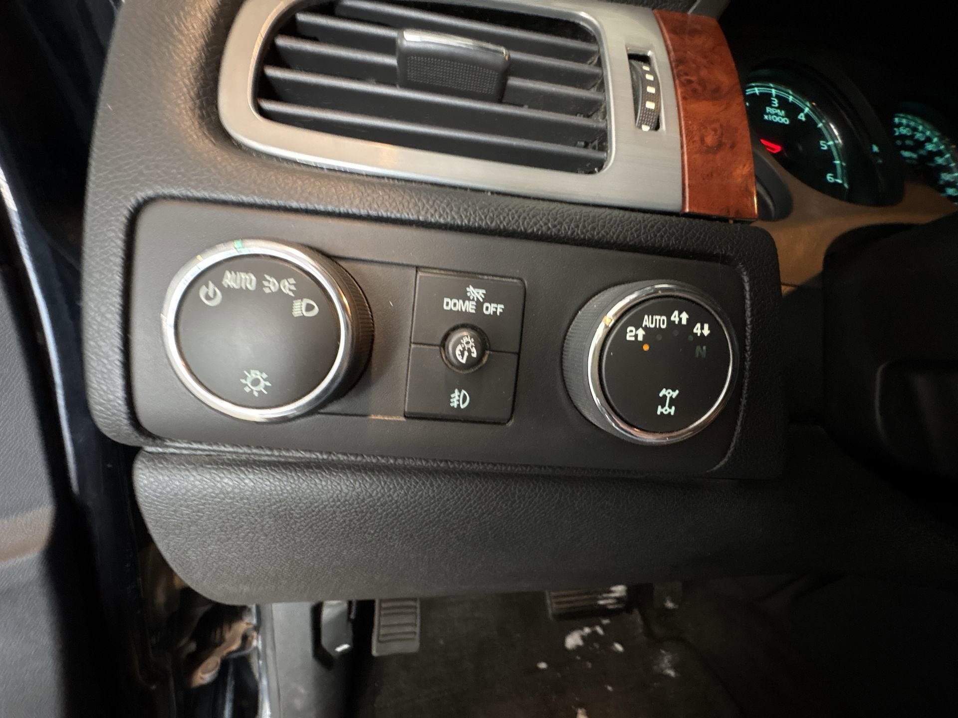 2014 Chevrolet Suburban LTZ