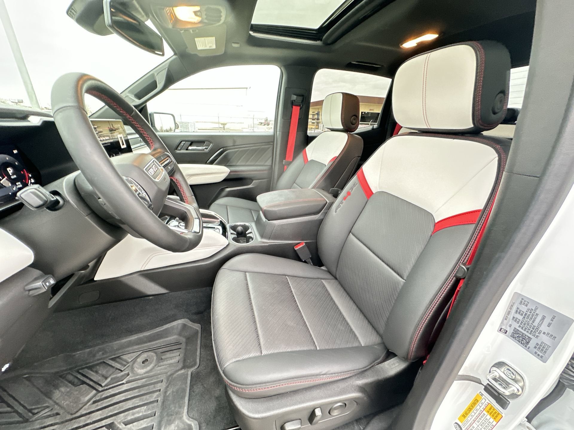 2025 GMC Canyon 4WD AT4
