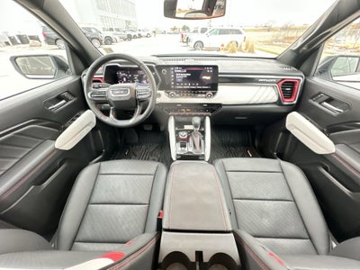 2025 GMC Canyon 4WD AT4