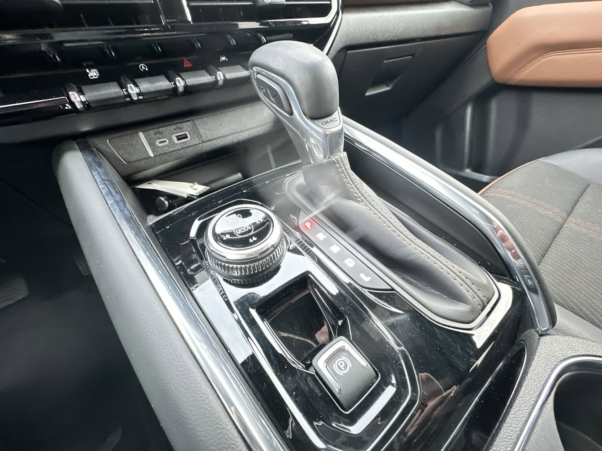 2024 GMC Canyon 4WD AT4