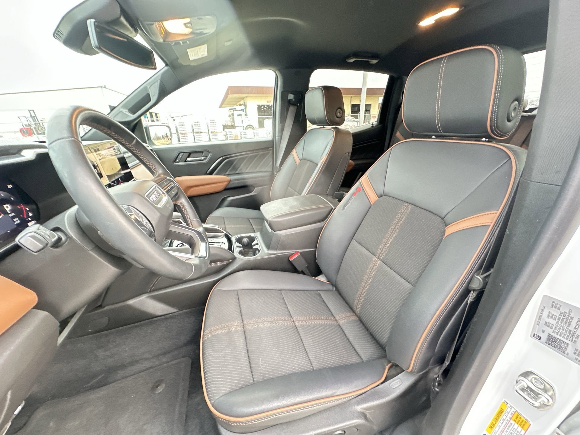 2024 GMC Canyon 4WD AT4