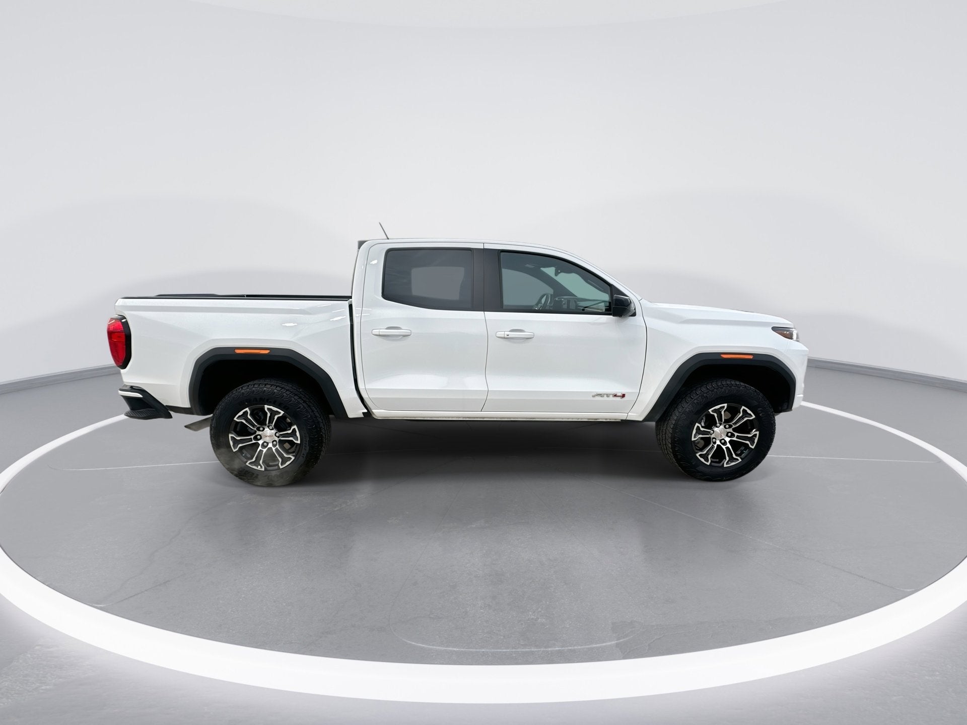 2024 GMC Canyon 4WD AT4