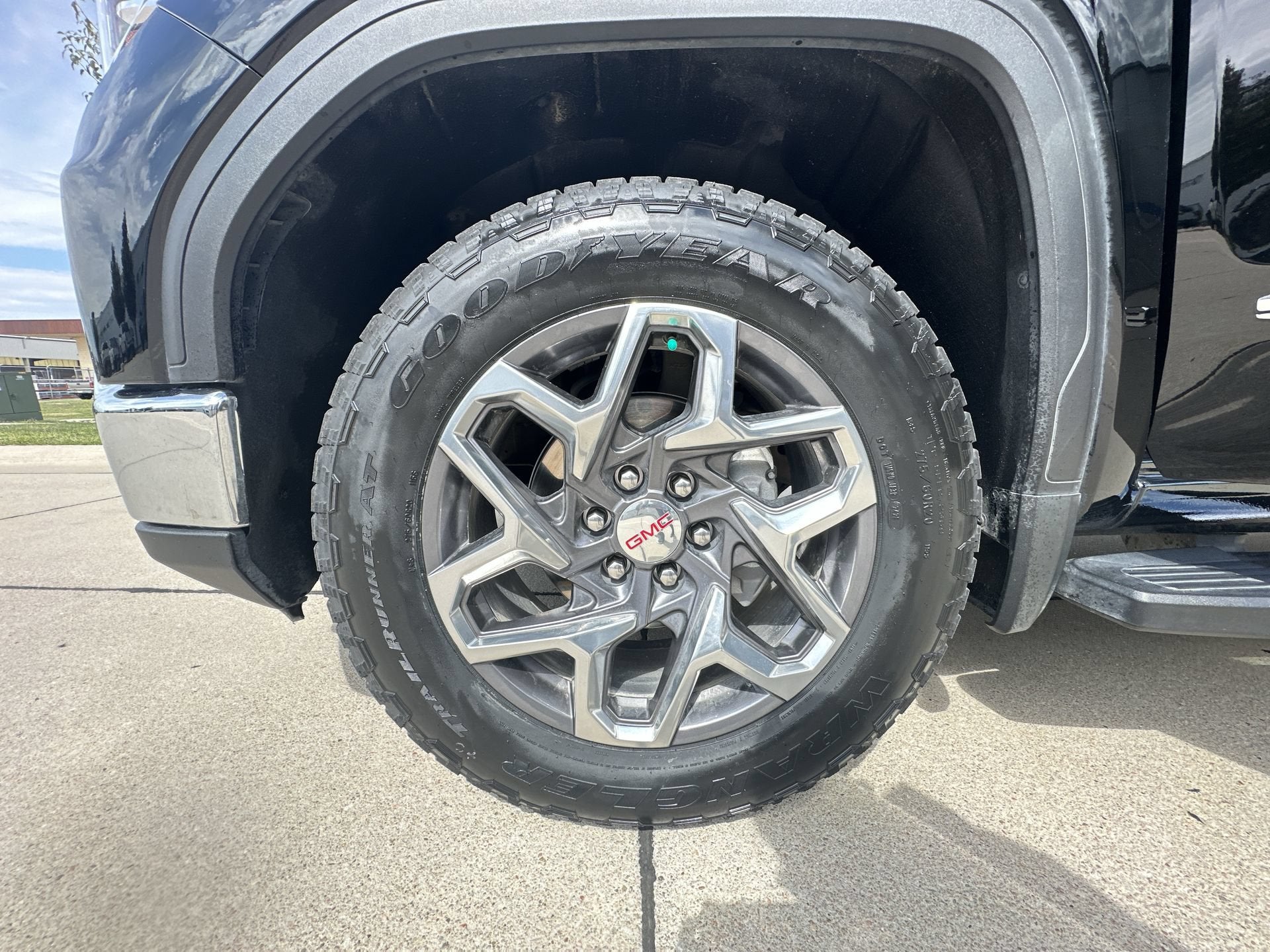 2025 GMC Sierra 1500 SLT
