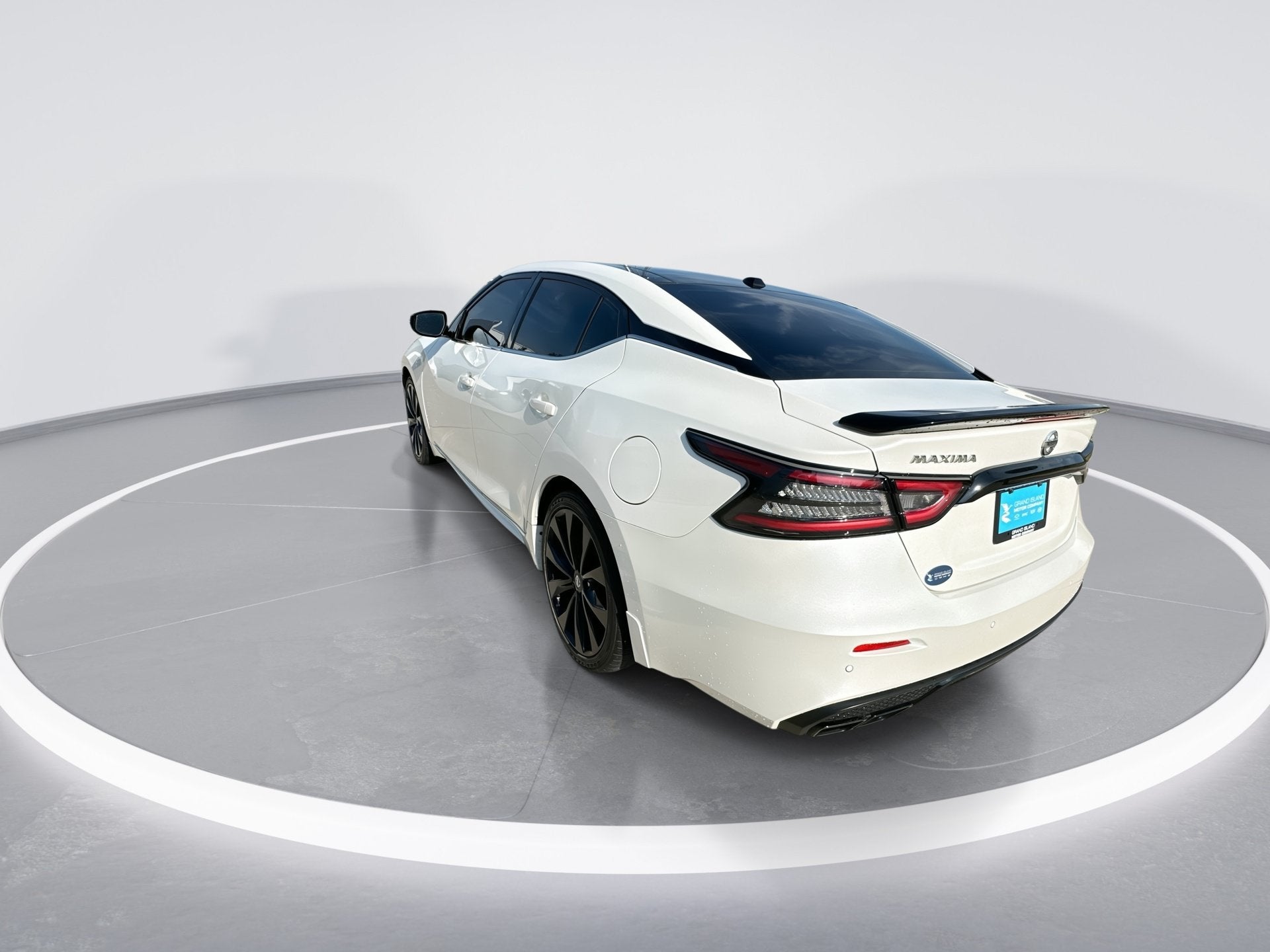 2022 Nissan Maxima SR