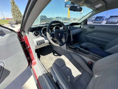 2005 Ford Mustang Deluxe