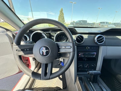 2005 Ford Mustang Deluxe
