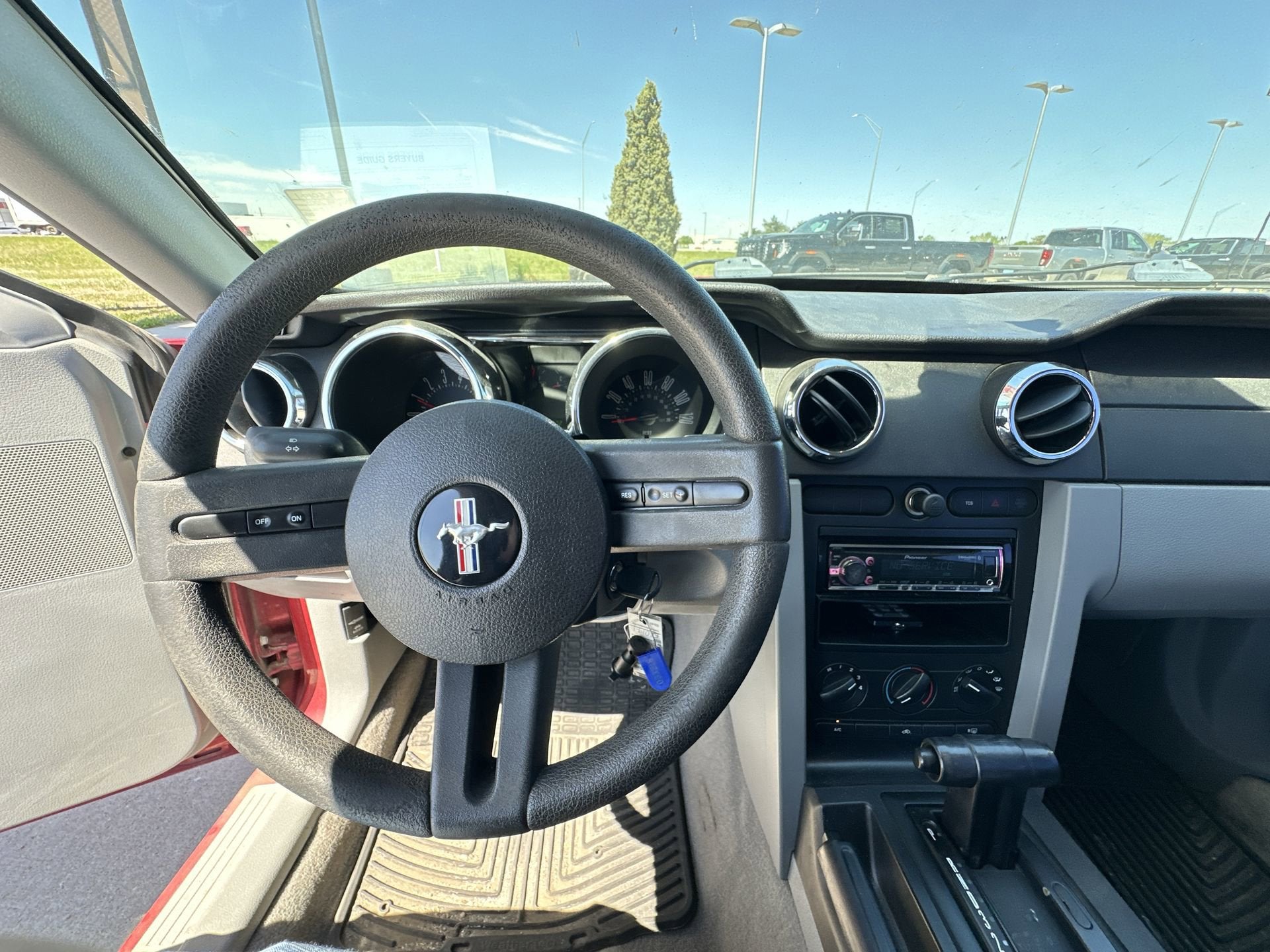 2005 Ford Mustang Deluxe