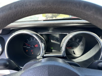2005 Ford Mustang Deluxe