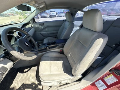 2005 Ford Mustang Deluxe