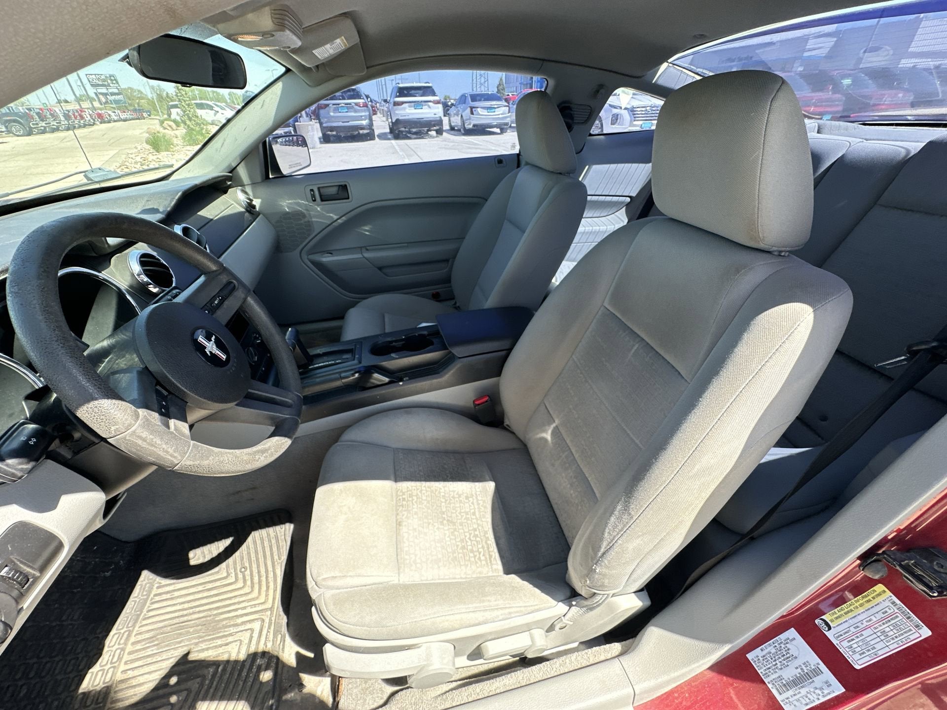 2005 Ford Mustang Deluxe
