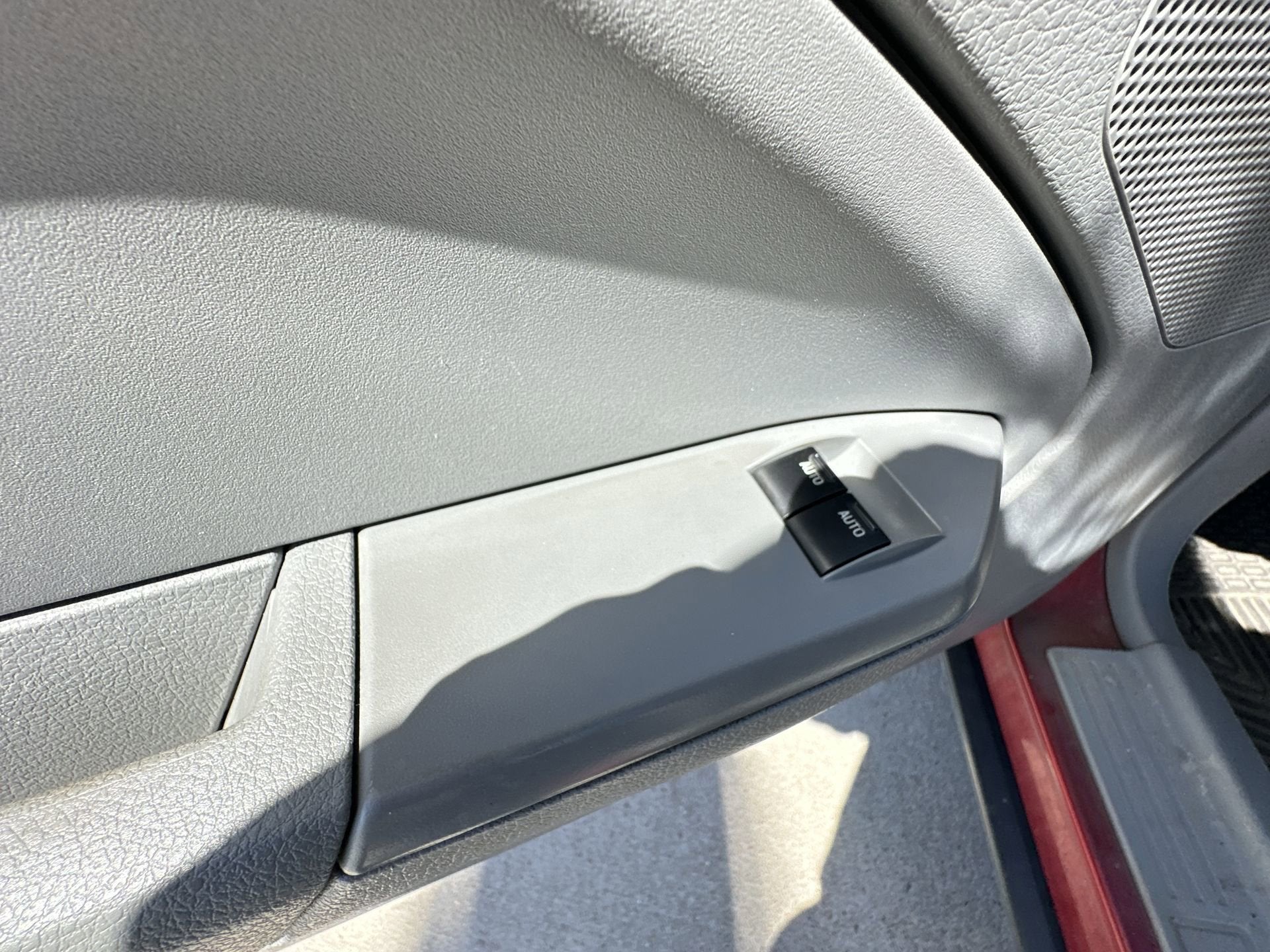 2005 Ford Mustang Deluxe