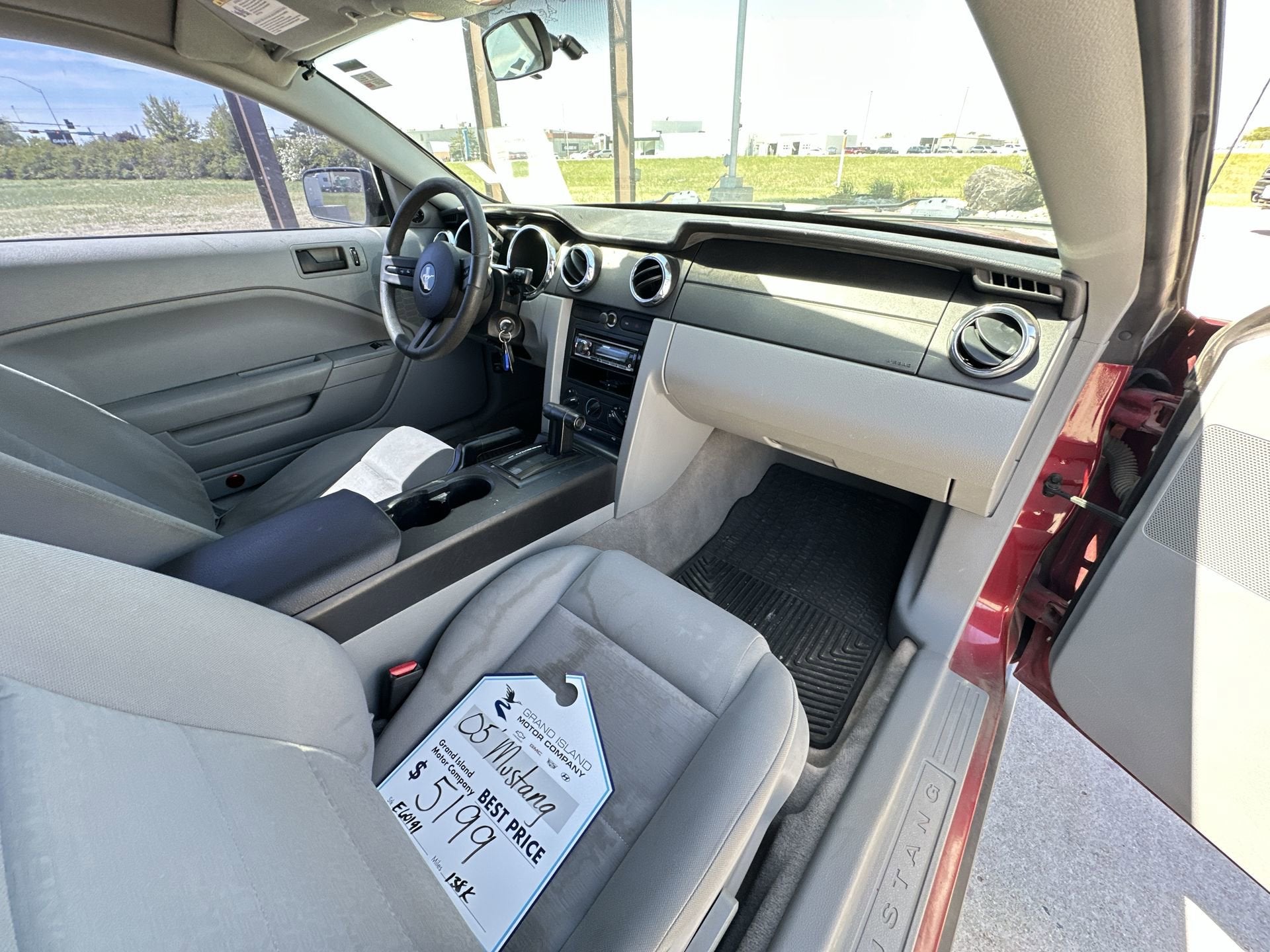2005 Ford Mustang Deluxe