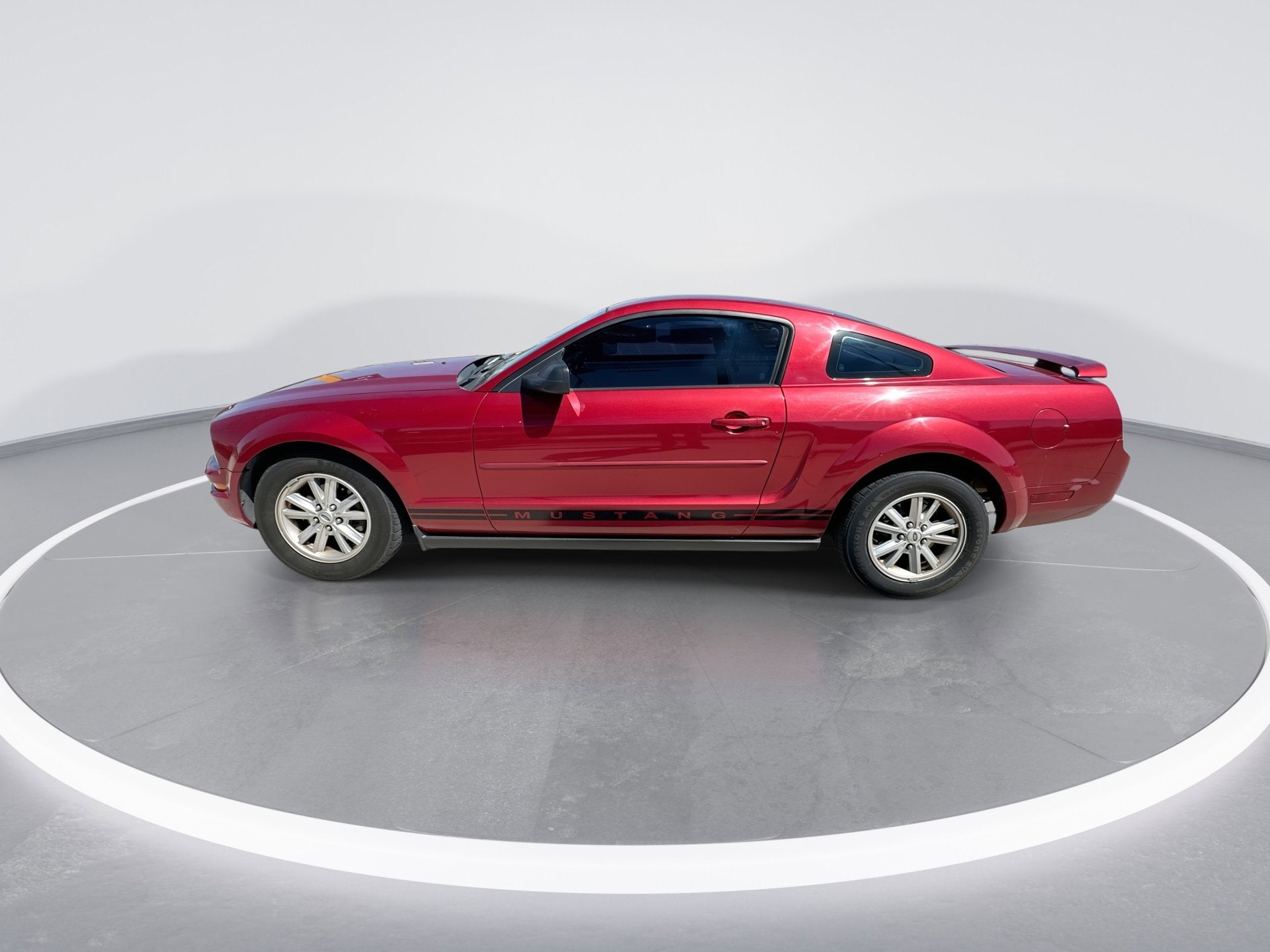 2005 Ford Mustang Deluxe