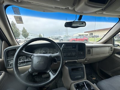 2002 Chevrolet Avalanche 1500 Base 130 WB