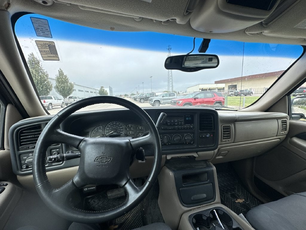 2002 Chevrolet Avalanche 1500 Base 130 WB