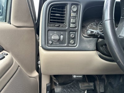 2002 Chevrolet Avalanche 1500 Base 130 WB