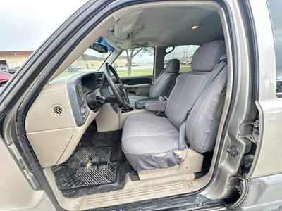 2002 Chevrolet Avalanche 1500 Base 130 WB