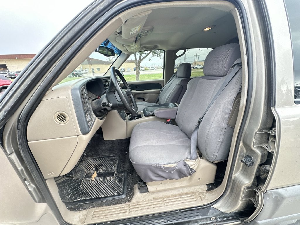 2002 Chevrolet Avalanche 1500 Base 130 WB