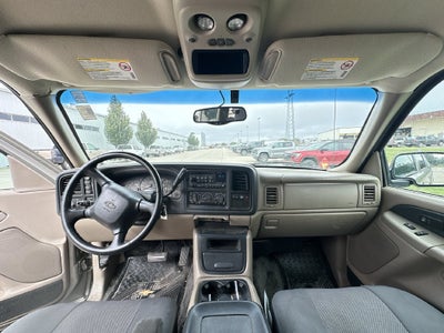 2002 Chevrolet Avalanche 1500 Base 130 WB