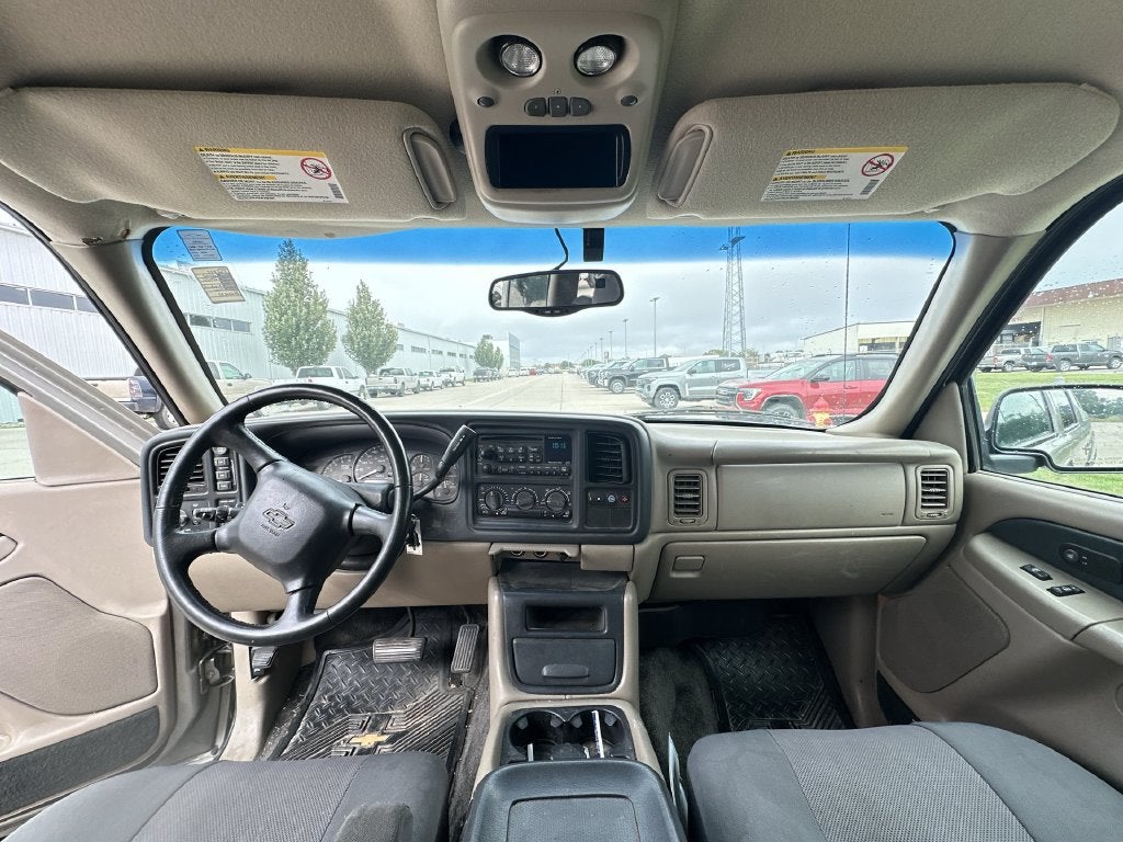 2002 Chevrolet Avalanche 1500 Base 130 WB