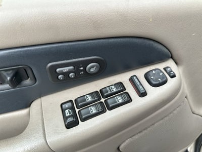 2002 Chevrolet Avalanche 1500 Base 130 WB