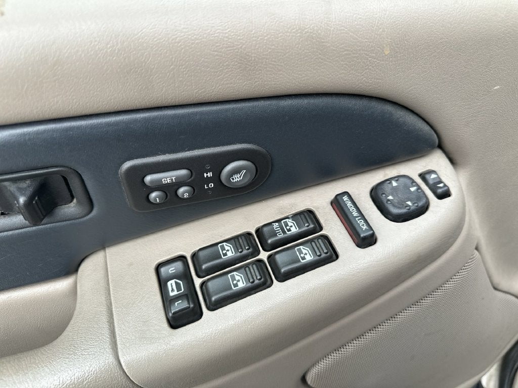 2002 Chevrolet Avalanche 1500 Base 130 WB