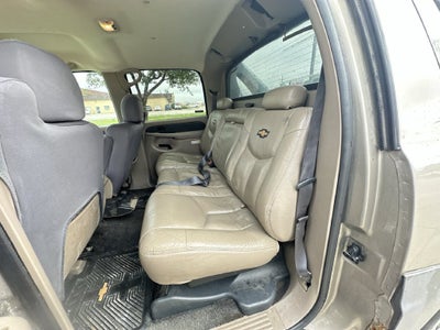 2002 Chevrolet Avalanche 1500 Base 130 WB